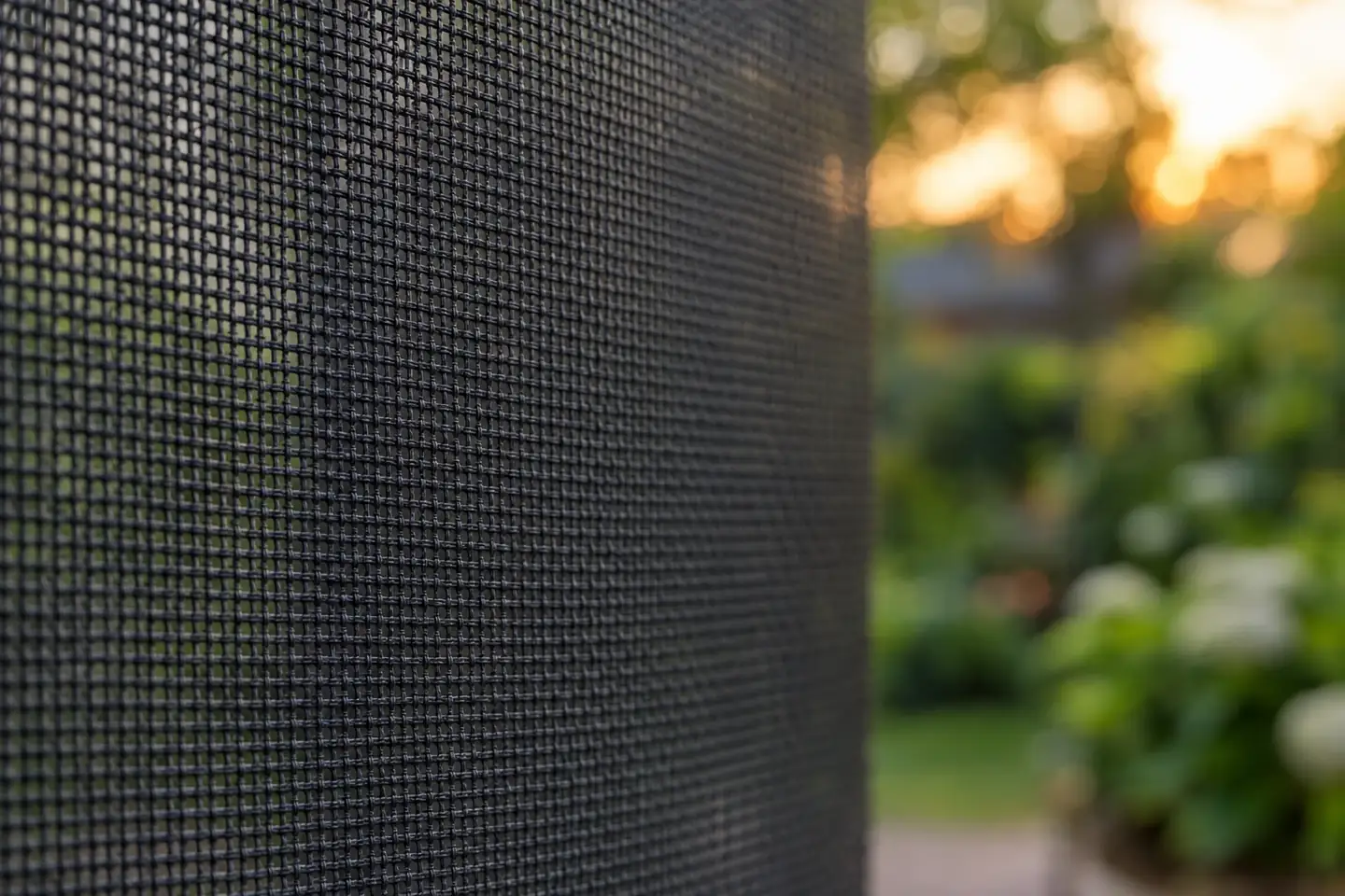 Fine mesh screen fabric